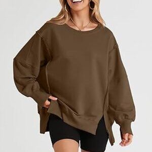 Cozy Oversized Reverse-Seam Sweatshirt – Trendy Hi-Low Hem Long Sleeve Pullover